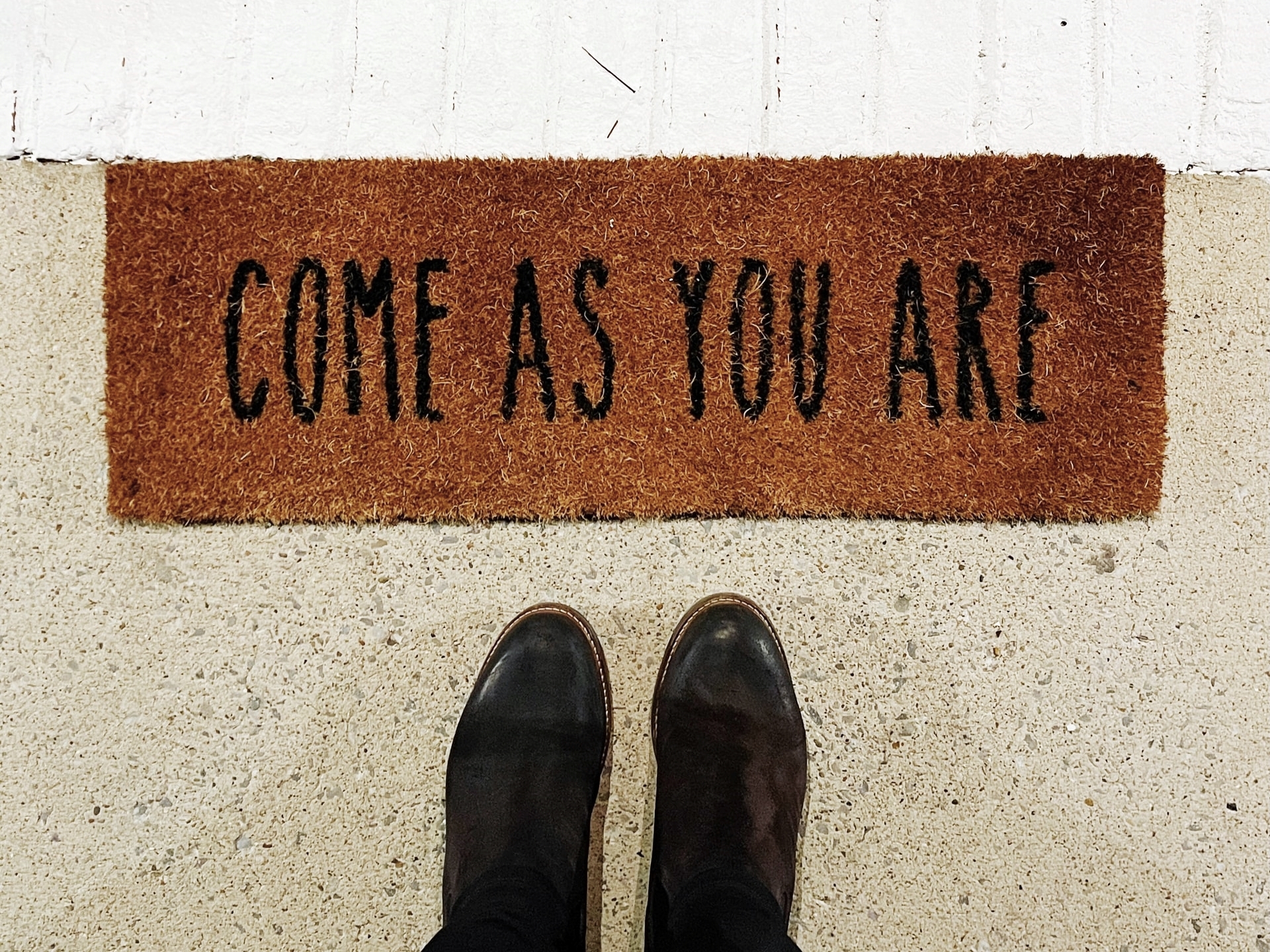 Being authentic 'come as you are', photo by Jon Tyson on Unsplash